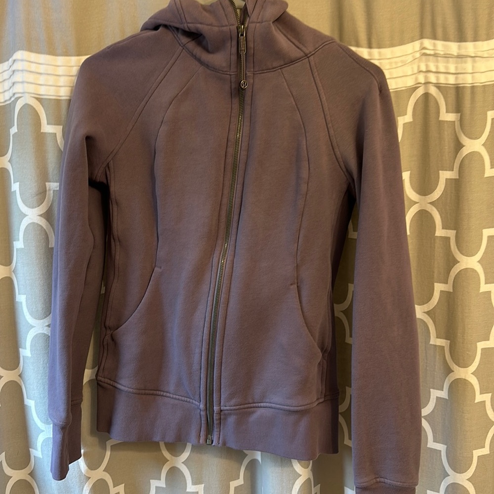 Lululemon Scuba size 6 Dusky Lavender purple EUC